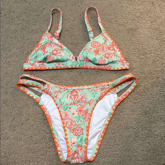 Lot of 3 Swimsuits Size M - Picture 3 of 8